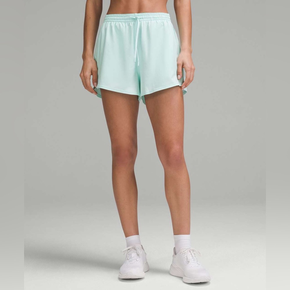 Lululemon Lightweight High-Rise Relaxed Short 3"